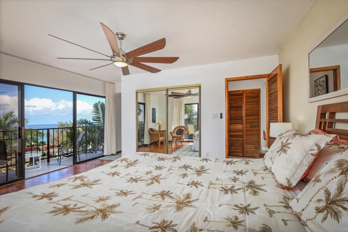 Condo in Kailua-Kona · ★4.58 · 2 bedrooms · 2 beds · 2 baths - Photo 4