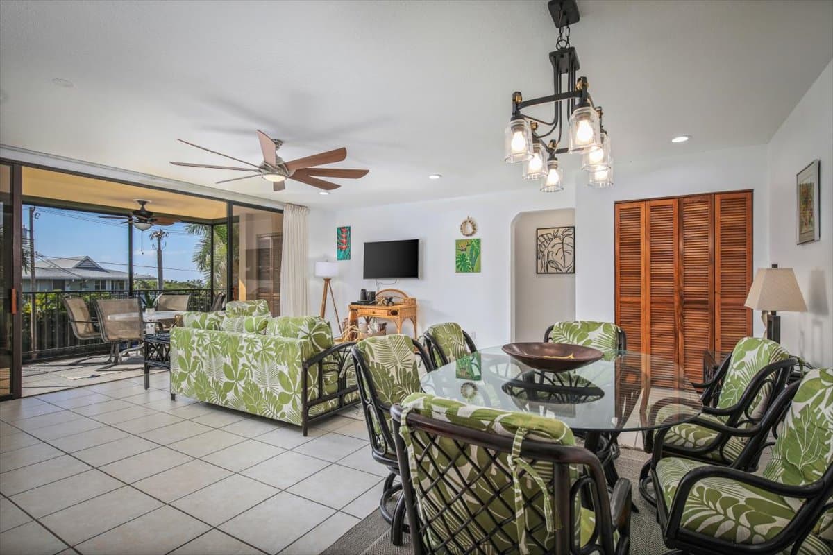 Condo in Kailua-Kona · ★4.58 · 2 bedrooms · 2 beds · 2 baths - Photo 3