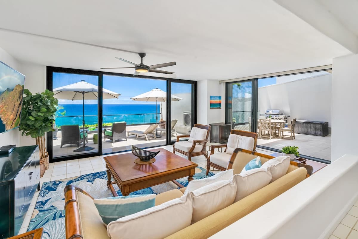 Condo in Princeville · ★4.86 · 2 bedrooms · 2 beds · 2 baths - Photo 3