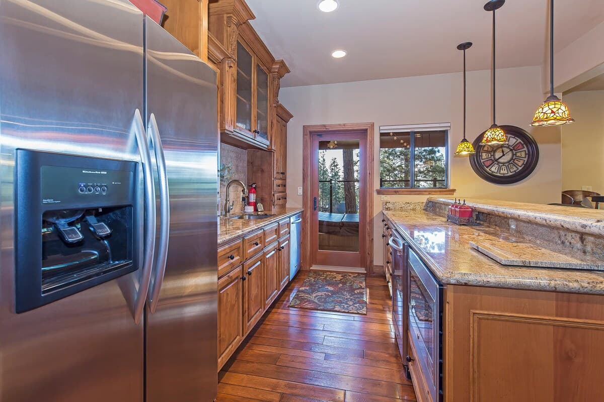 Home in Incline Village · ★4.91 · 4 bedrooms · 6 beds · 4.5 private baths - Photo 4