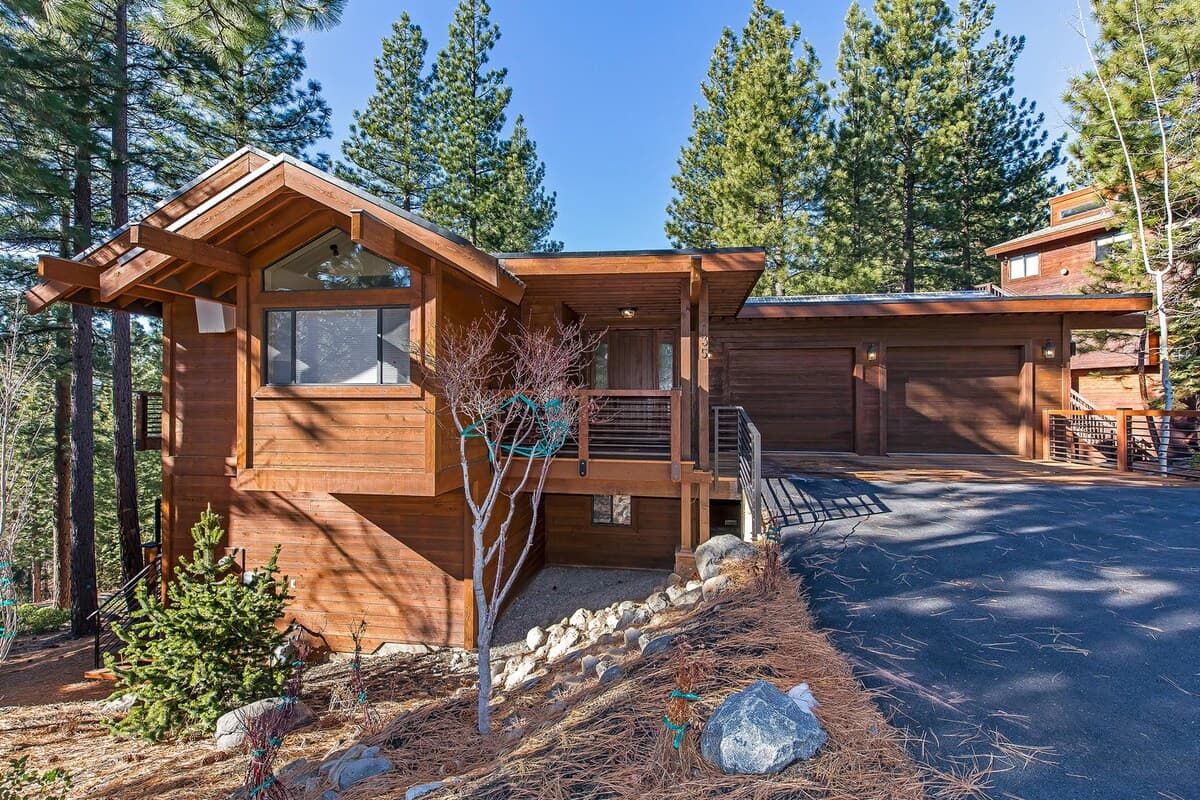 Home in Incline Village · ★4.91 · 4 bedrooms · 6 beds · 4.5 private baths - Photo 2