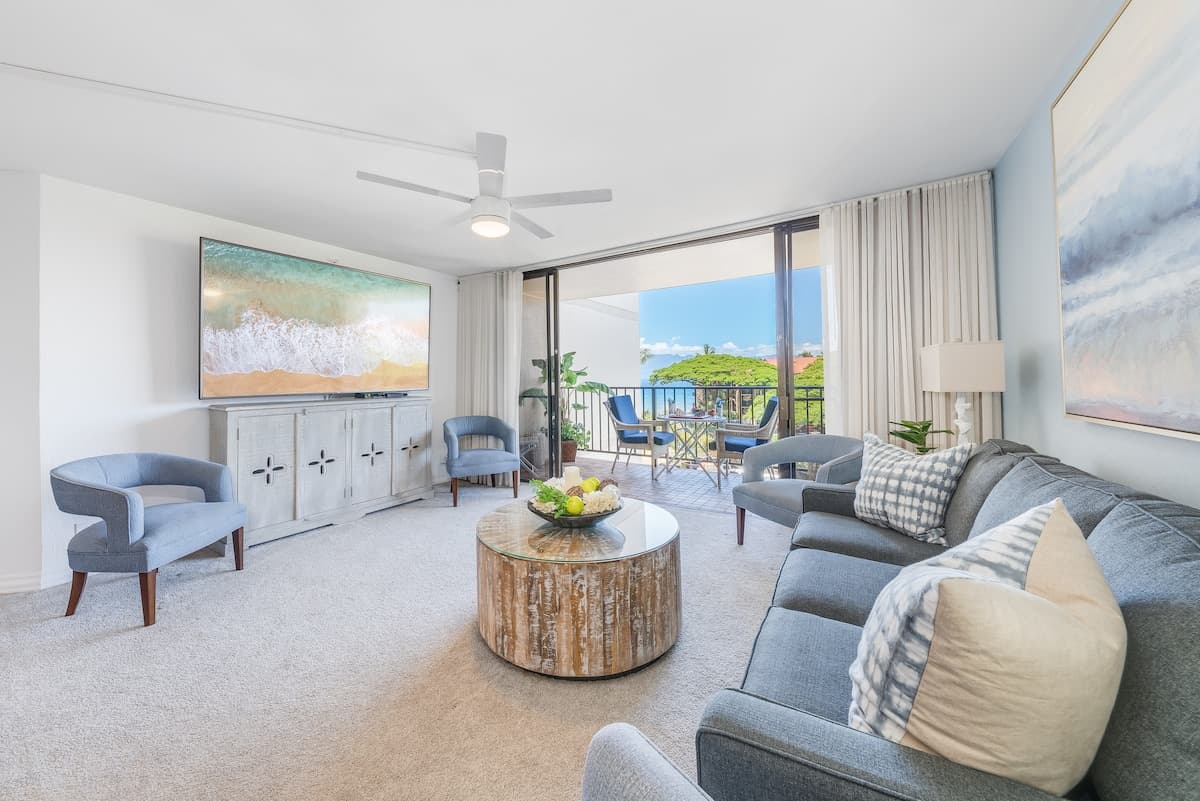 Condo in Lahaina · ★4.87 · 1 bedroom · 2 beds · 1 bath - Photo 1