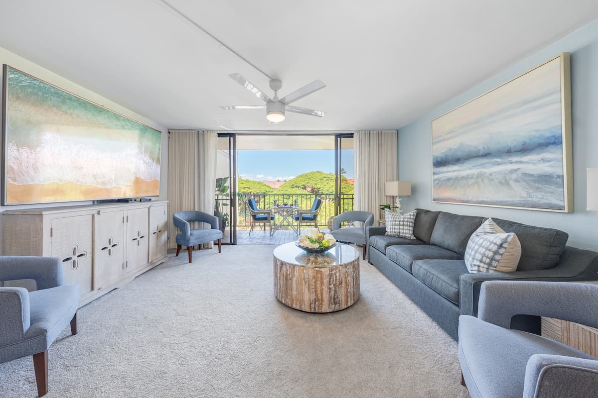 Condo in Lahaina · ★4.87 · 1 bedroom · 2 beds · 1 bath - Photo 2