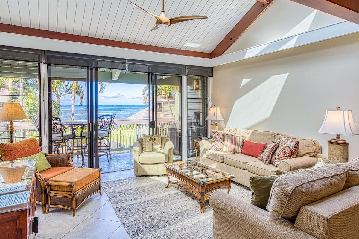 Condo in Lahaina · ★4.71 · 3 bedrooms · 4 beds · 2 private baths - Photo 3