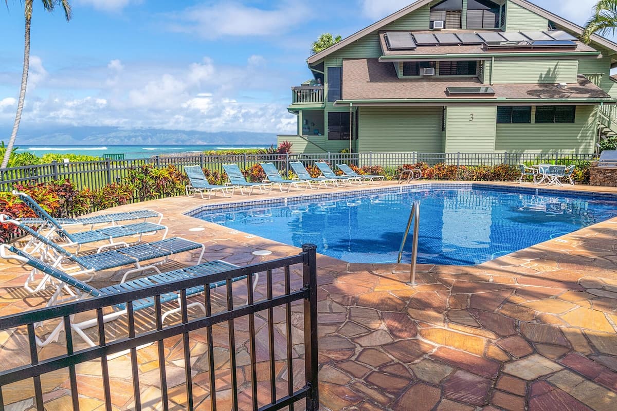 Condo in Lahaina · ★4.71 · 3 bedrooms · 4 beds · 2 private baths - Photo 5