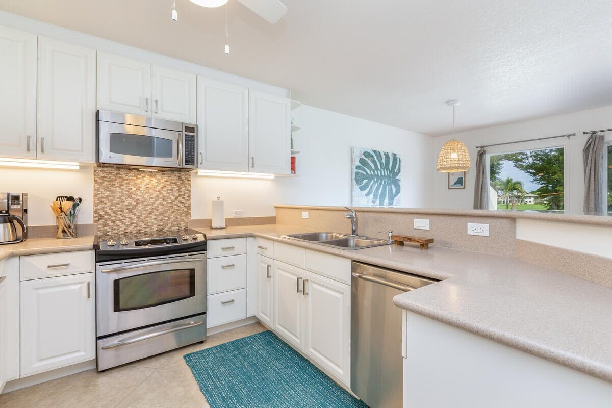 Condo in Princeville · ★4.86 · 1 bedroom · 2 beds · 2 shared baths - Photo 4
