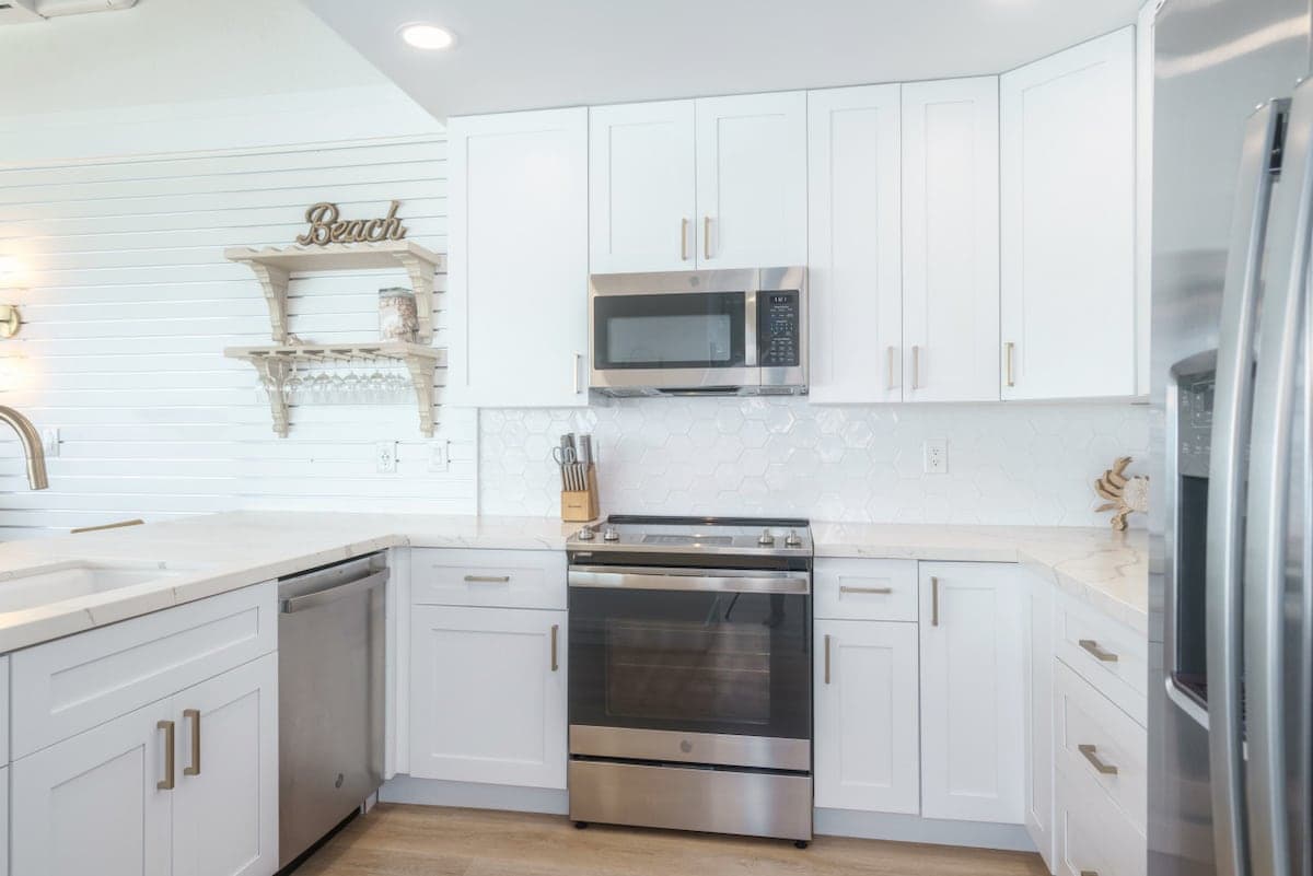 Condo in Lahaina · ★4.95 · 3 bedrooms · 3 beds · 2 baths - Photo 2