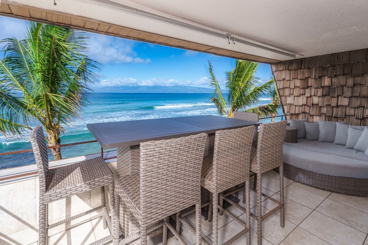 Condo in Lahaina · ★4.95 · 3 bedrooms · 3 beds · 2 baths - Photo 4
