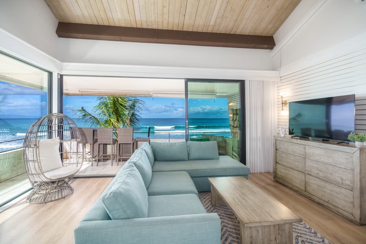 Condo in Lahaina · ★4.95 · 3 bedrooms · 3 beds · 2 baths - Photo 1