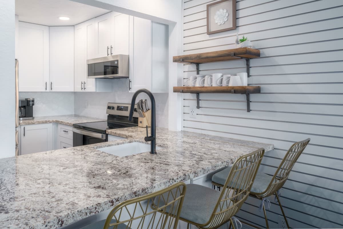 Condo in Lahaina · ★4.87 · 3 bedrooms · 3 beds · 2 baths - Photo 3