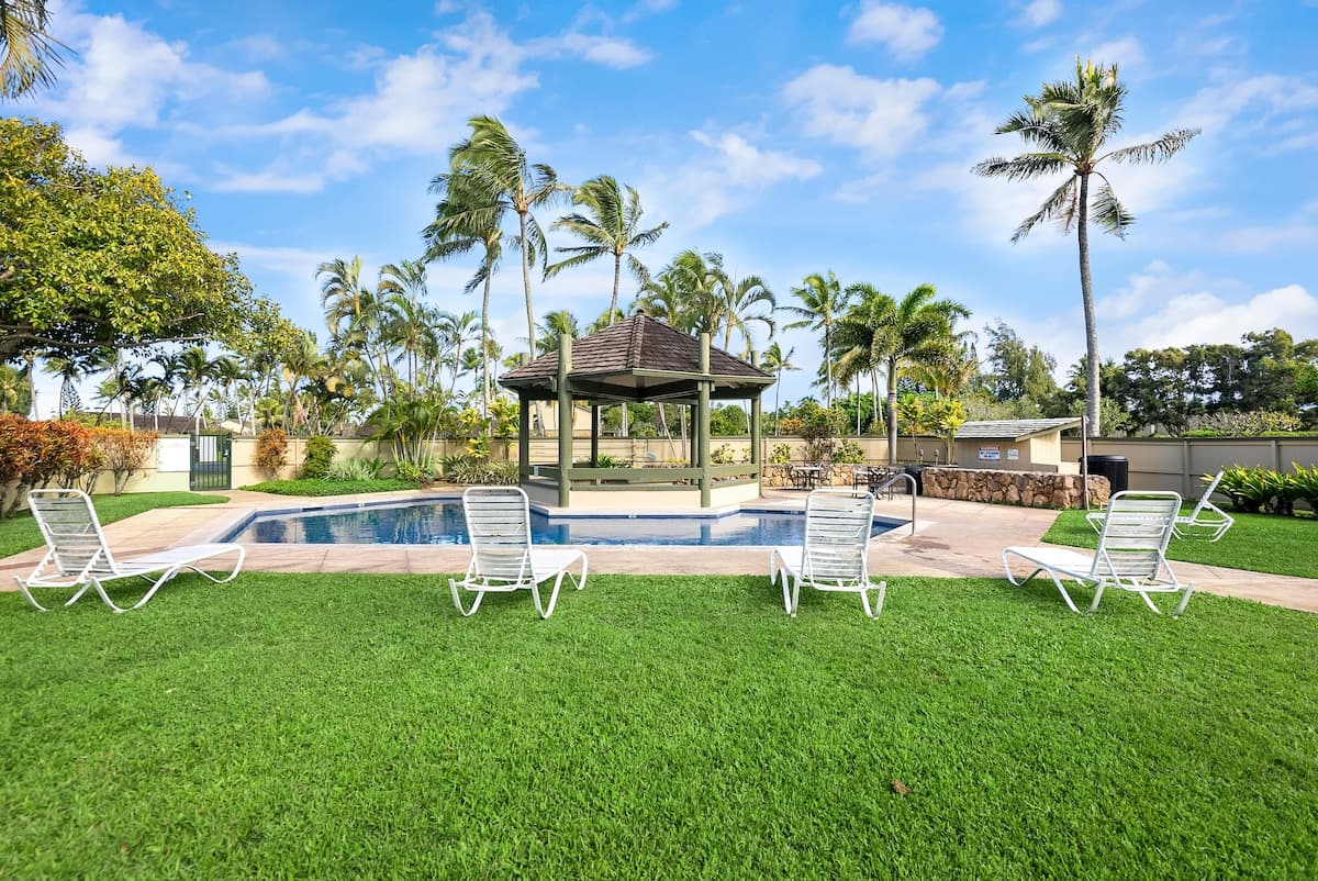 Condo in Kahuku · ★4.83 · 1 bedroom · 2 beds · 1 shared bath - Photo 5