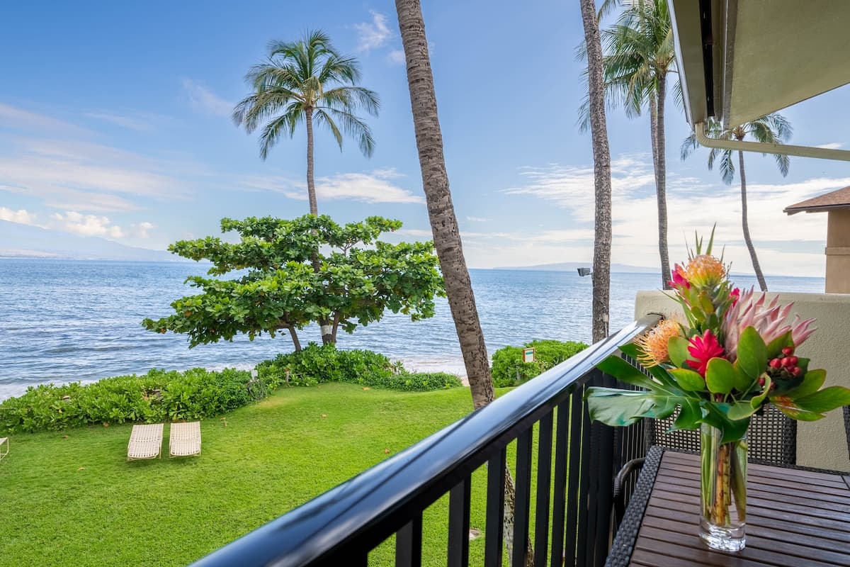 Condo in Wailuku · ★4.69 · 2 bedrooms · 3 beds · 2 baths - Photo 1