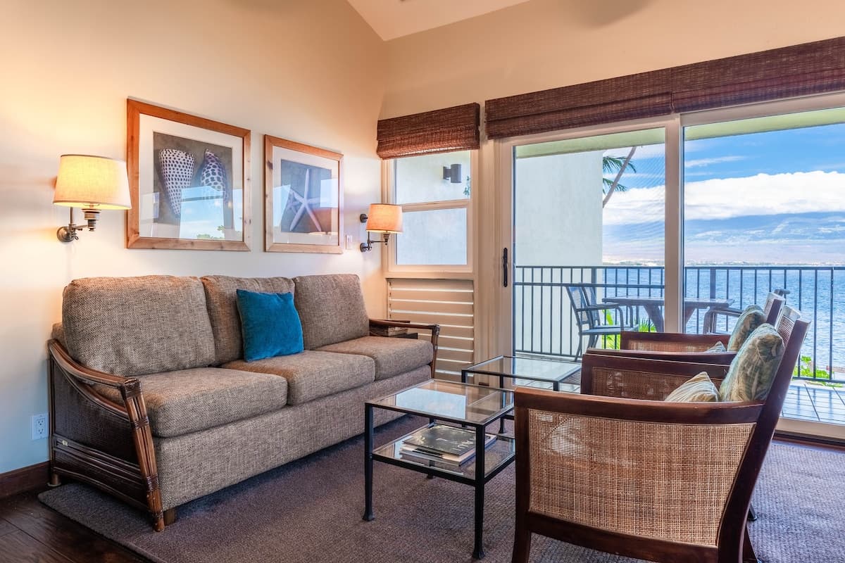 Condo in Wailuku · ★4.69 · 2 bedrooms · 3 beds · 2 baths - Photo 3