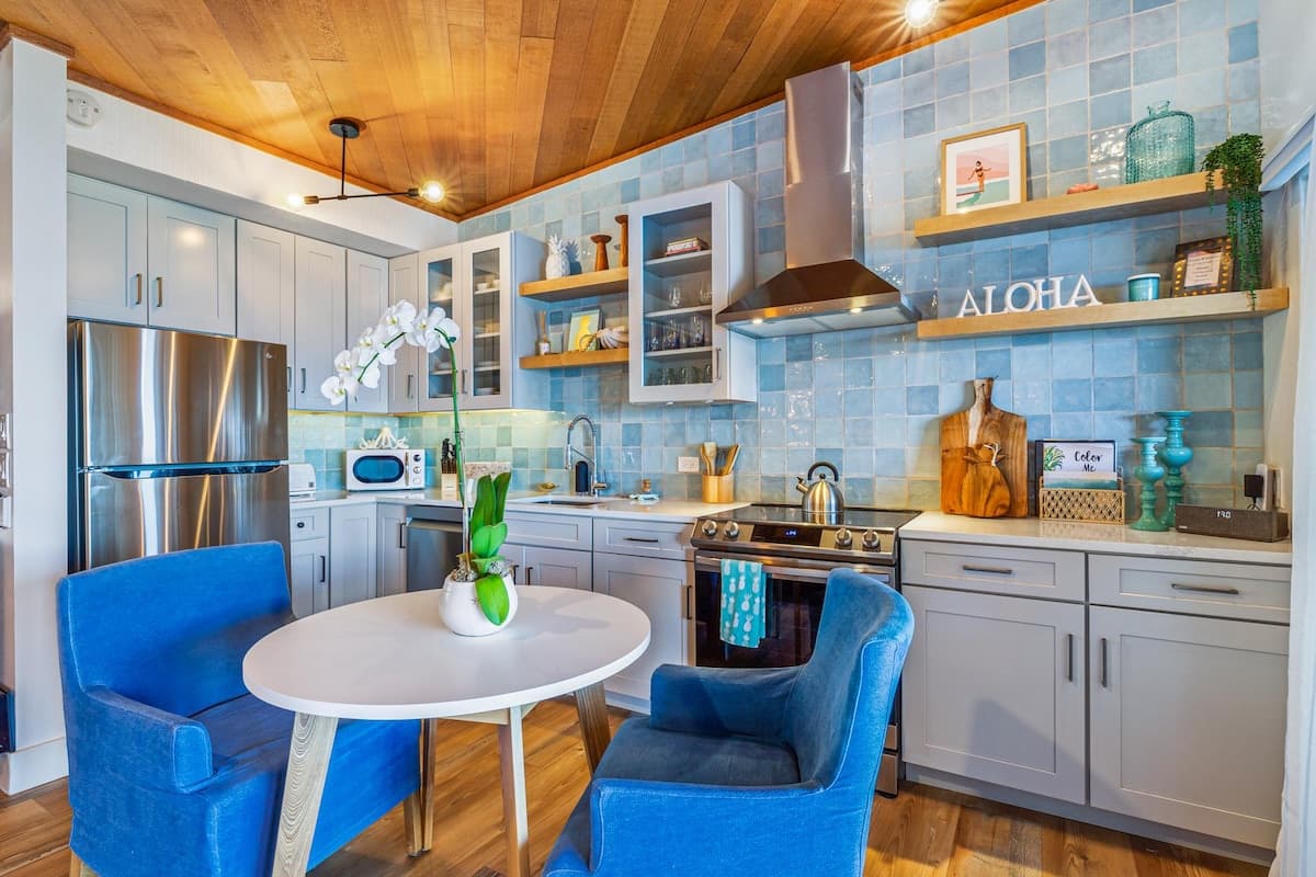 Condo in Lahaina · ★5.0 · 1 bedroom · 1 bed · 1 bath - Photo 3