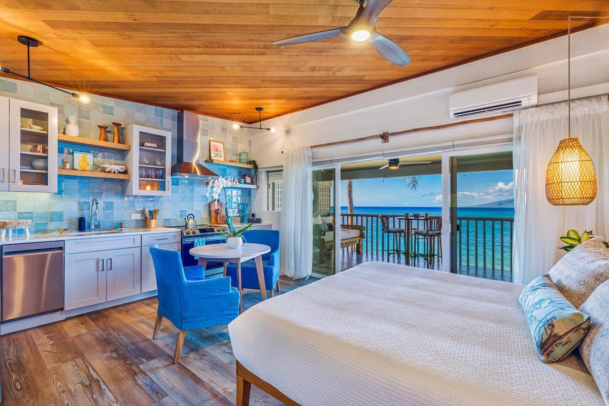 Condo in Lahaina · ★5.0 · 1 bedroom · 1 bed · 1 bath - Photo 4