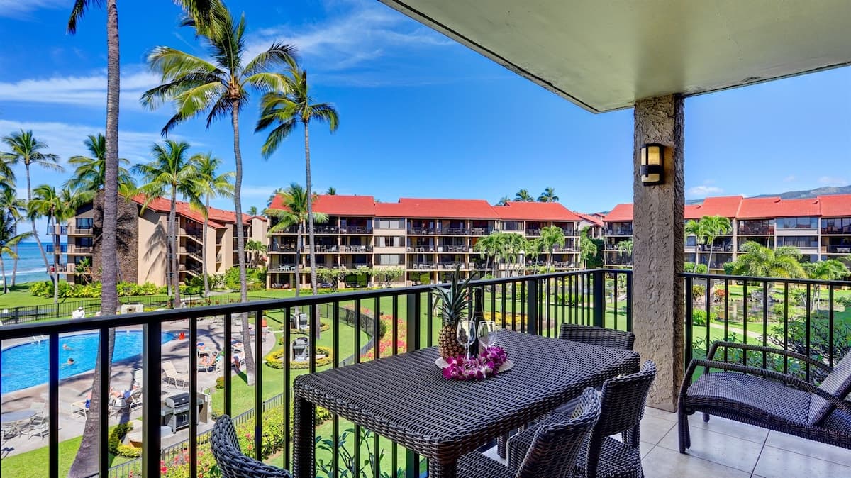 Condo in Lahaina · ★4.63 · 2 bedrooms · 3 beds · 2 baths - Photo 4