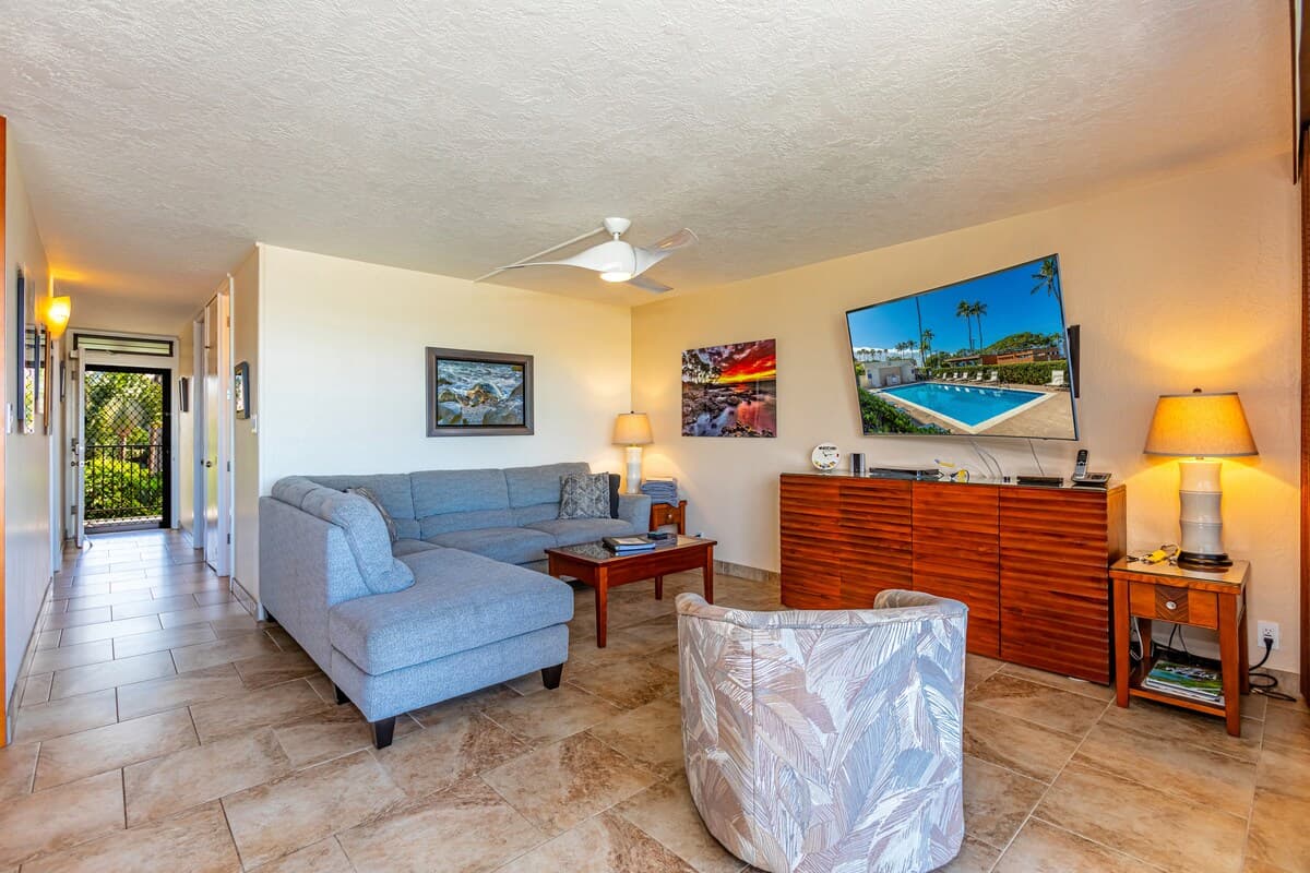 Condo in Kihei · ★4.75 · 2 bedrooms · 2 beds · 2 baths - Photo 4