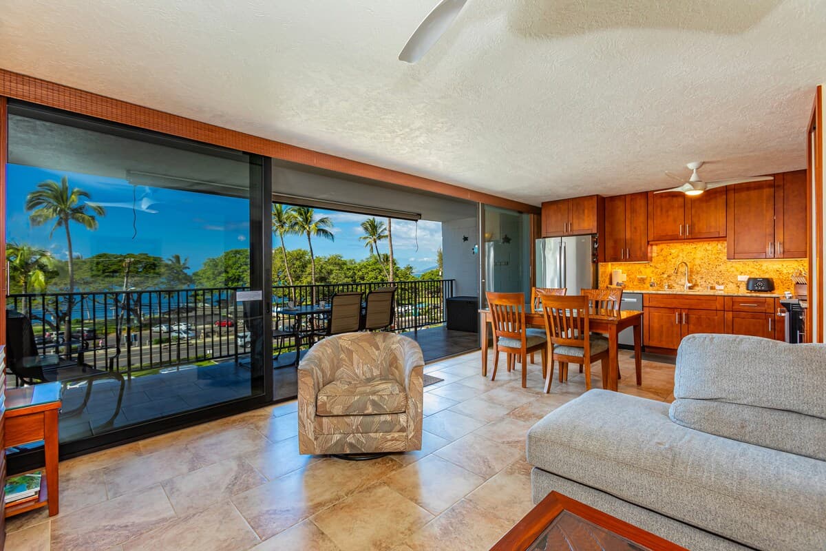 Condo in Kihei · ★4.75 · 2 bedrooms · 2 beds · 2 baths - Photo 3