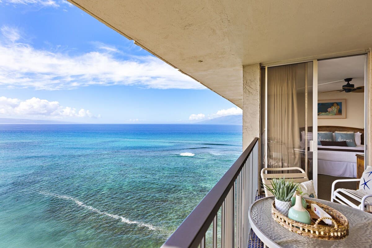 Condo in Lahaina · ★4.88 · 1 bedroom · 2 beds · 1 private bath - Photo 2
