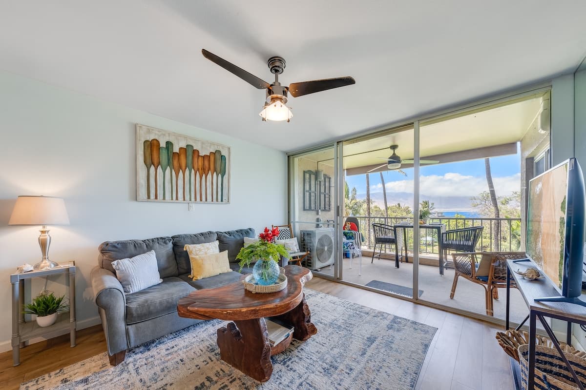 Condo in Kihei · ★4.34 · 2 bedrooms · 3 beds · 2 baths - Photo 3