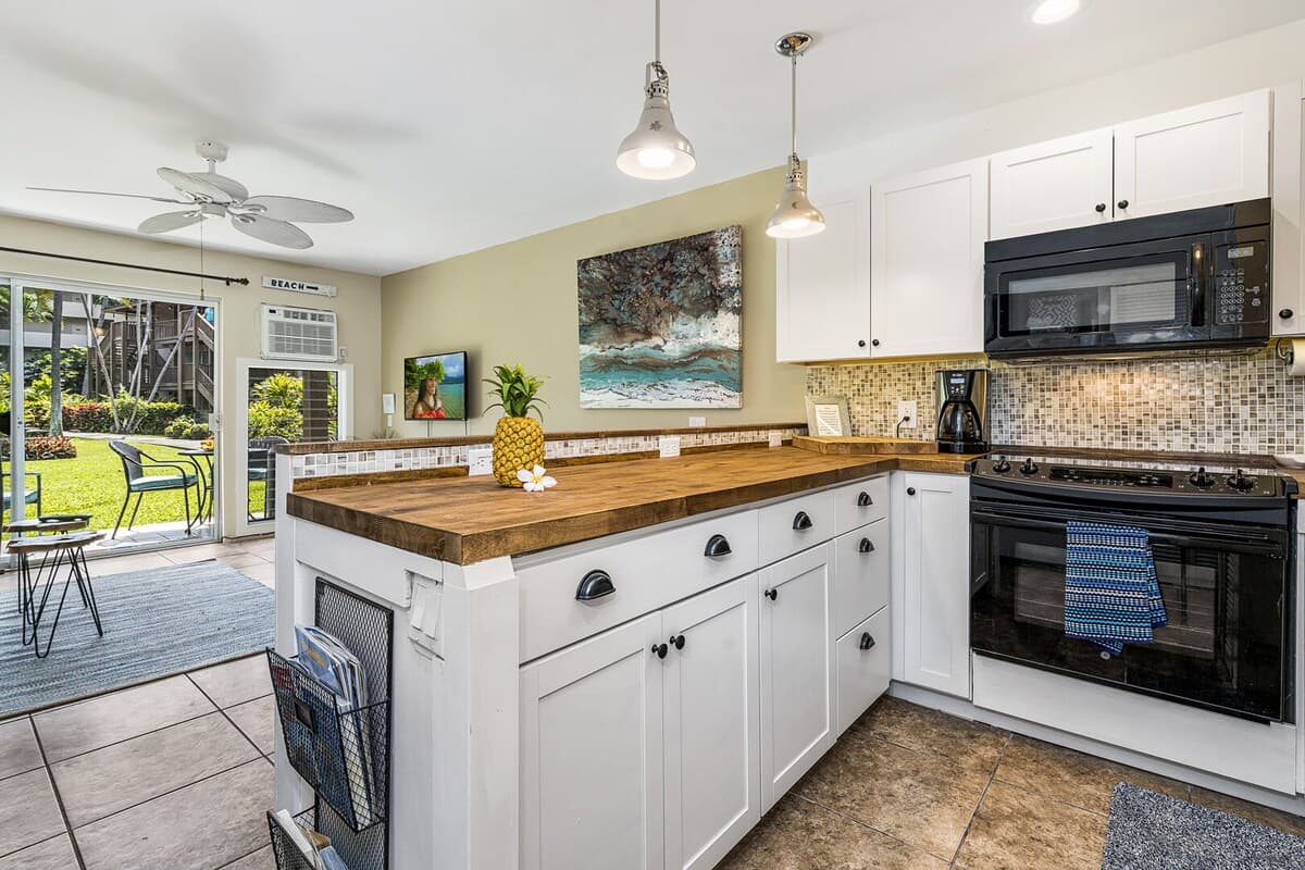 Condo in Kailua-Kona · ★4.78 · 1 bedroom · 2 beds · 1 private bath - Photo 3