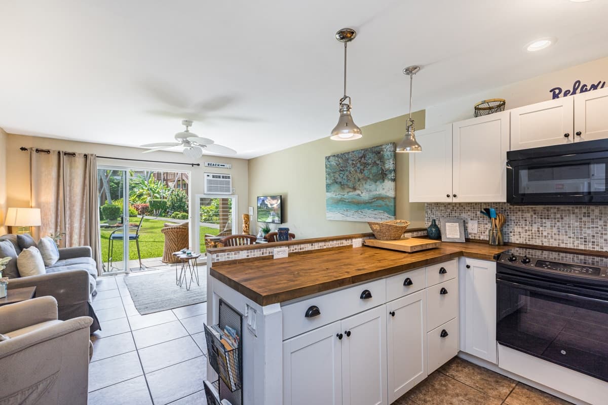Condo in Kailua-Kona · ★4.78 · 1 bedroom · 2 beds · 1 private bath - Photo 2