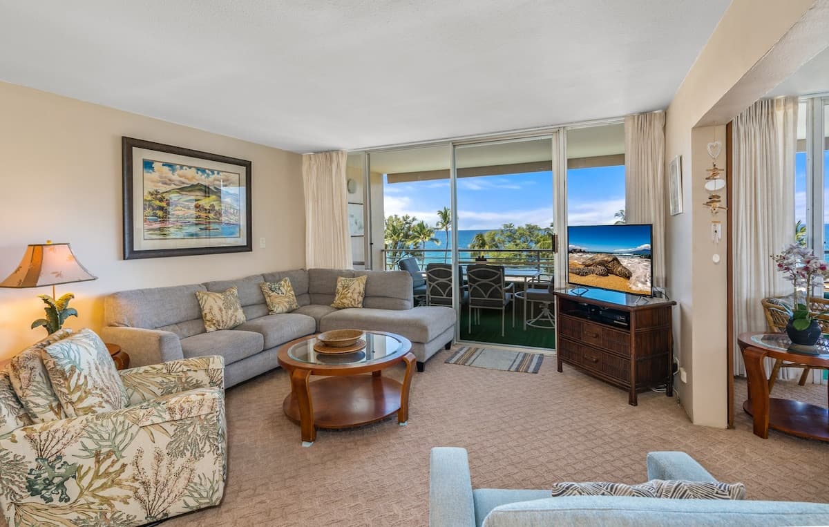 Condo in Kihei · ★4.82 · 3 bedrooms · 4 beds · 2 baths - Photo 4