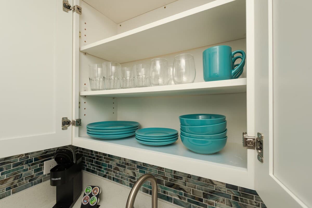 Condo in Honolulu · ★4.64 · 1 bedroom · 2 beds · 1 private bath - Photo 4