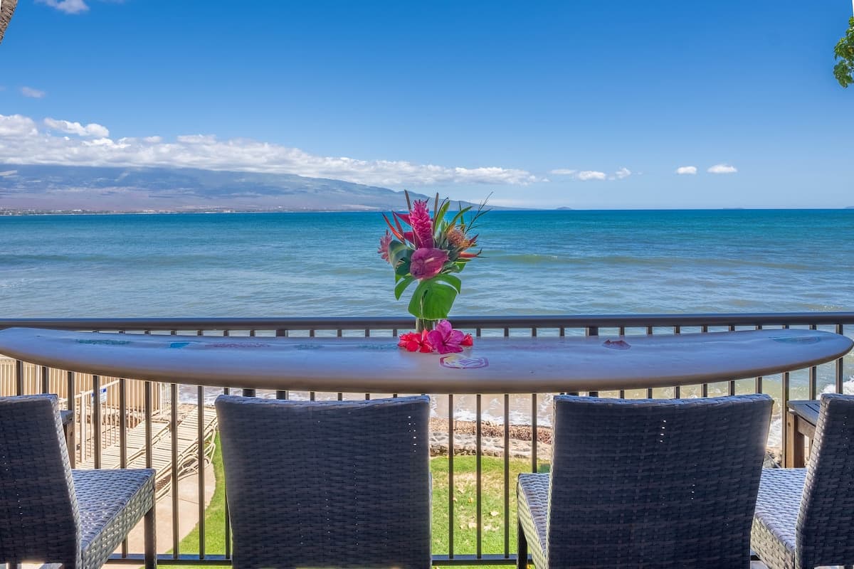 Condo in Wailuku · ★4.84 · 2 bedrooms · 3 beds · 2 baths - Photo 4
