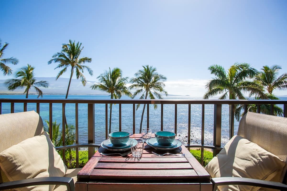 Condo in Wailuku · ★4.86 · 2 bedrooms · 3 beds · 2 baths - Photo 1