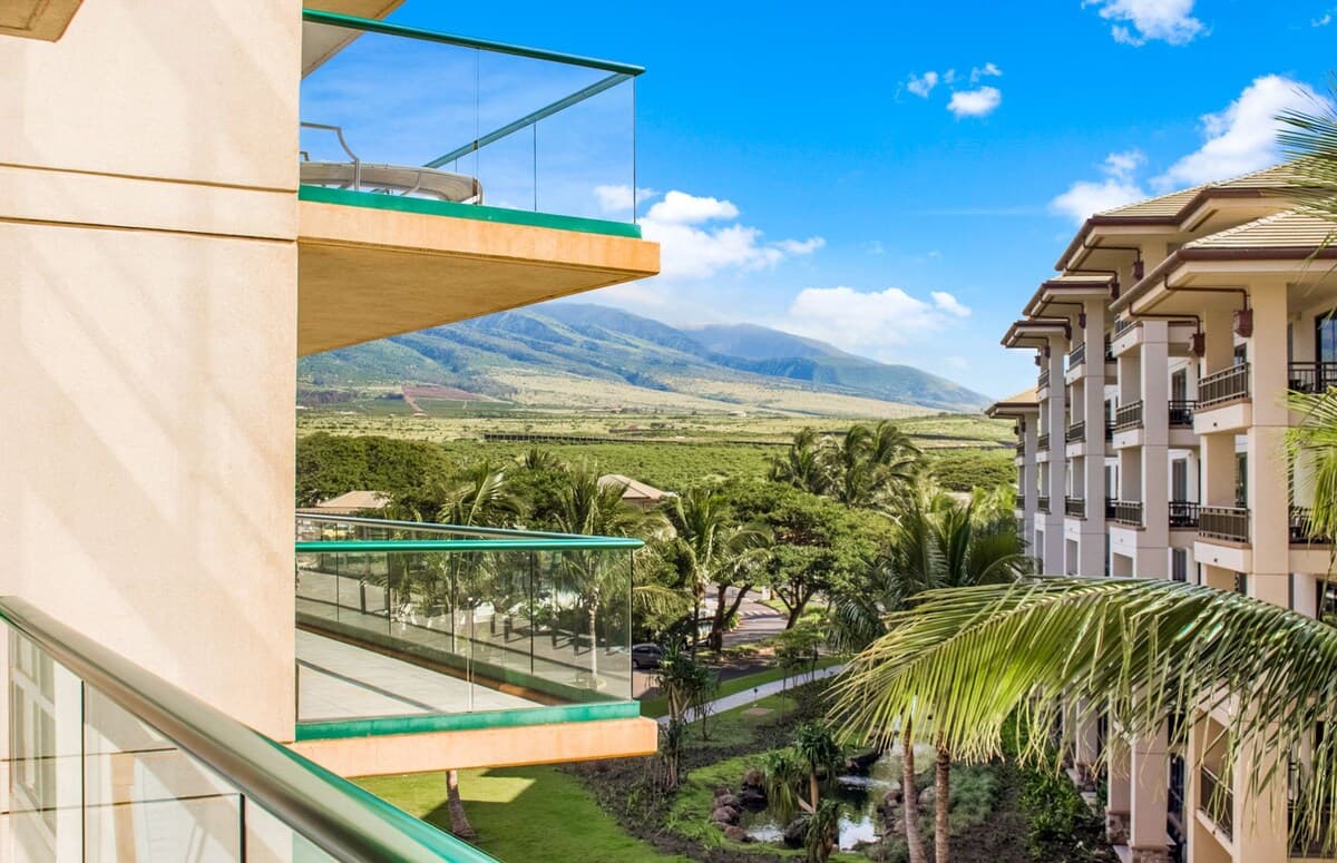 Condo in Lahaina · ★4.95 · 1 bedroom · 2 beds · 1 bath - Photo 2