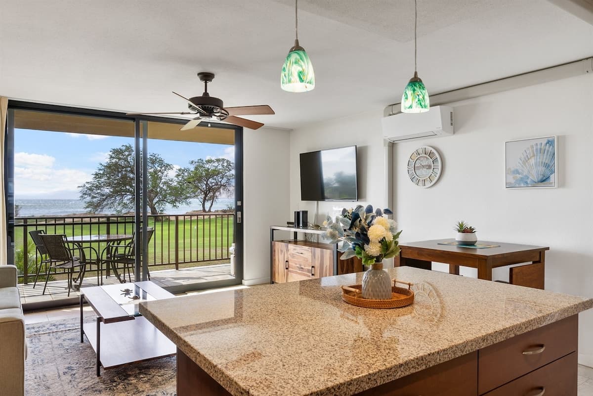 Condo in Kihei · ★4.9 · 1 bedroom · 2 beds · 1 private bath - Photo 4