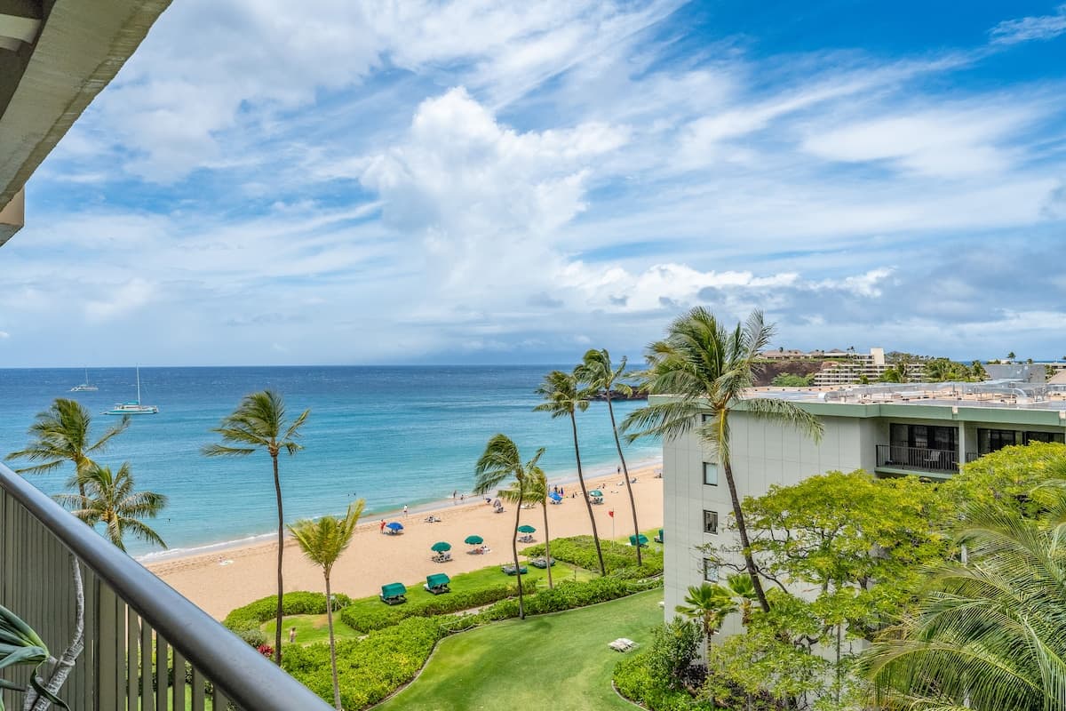 Condo in Lahaina · ★4.79 · 1 bedroom · 2 beds · 2 baths - Photo 1