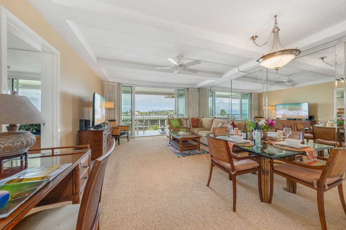 Condo in Lahaina · ★4.79 · 1 bedroom · 2 beds · 2 baths - Photo 5