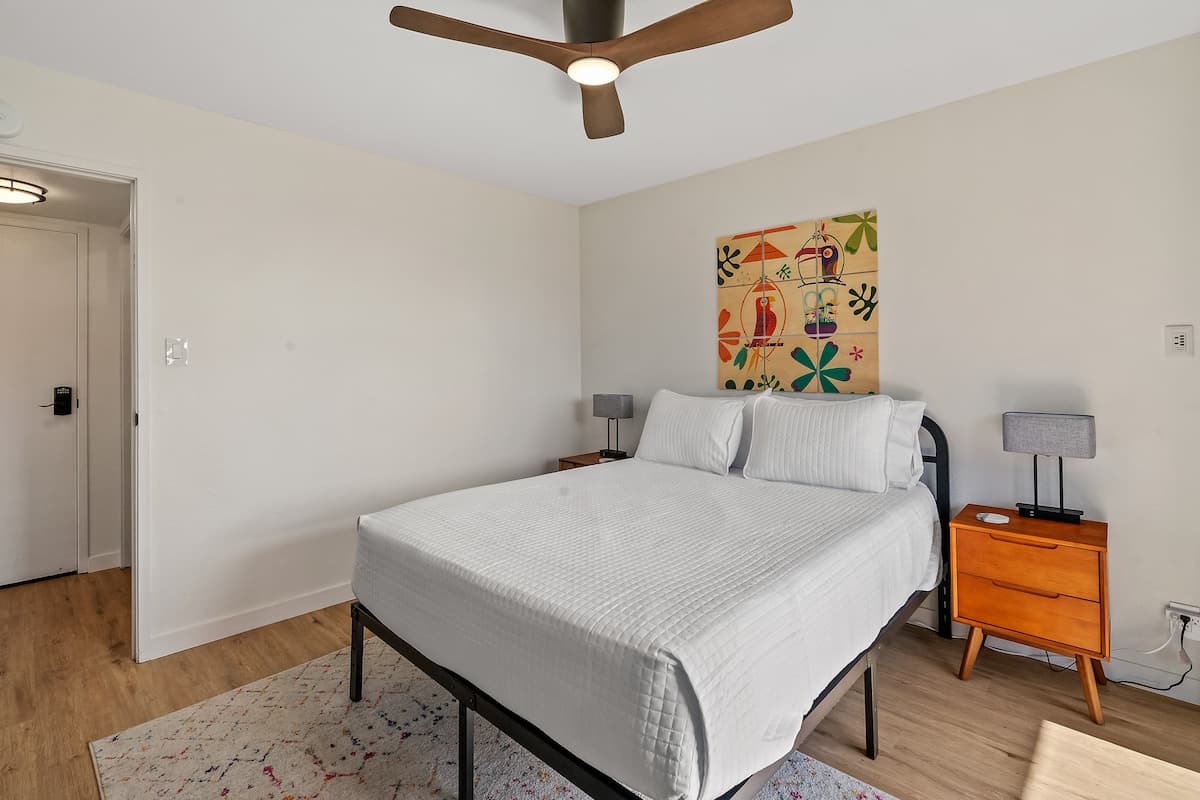 Condo in Lihue · ★4.96 · 2 bedrooms · 4 beds · 2 private baths - Photo 2