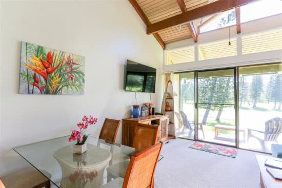 Condo in Kahuku · ★4.75 · 2 bedrooms · 5 beds · 2 shared baths - Photo 3