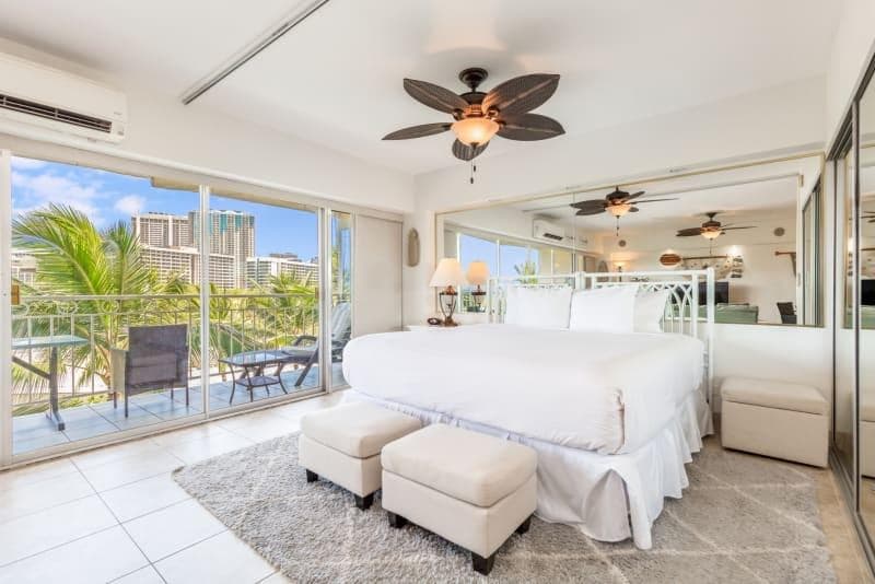 Condo in Honolulu · ★5.0 · 1 bedroom · 1 bed · 1 shared bath - Photo 4