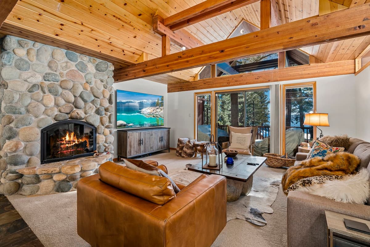 Condo in Incline Village · ★4.81 · 2 bedrooms · 2 beds · 2 private baths - Photo 2