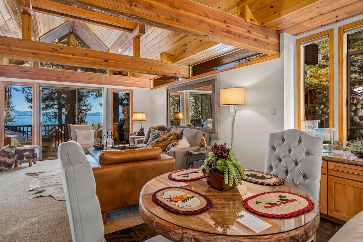 Condo in Incline Village · ★4.81 · 2 bedrooms · 2 beds · 2 private baths - Photo 5