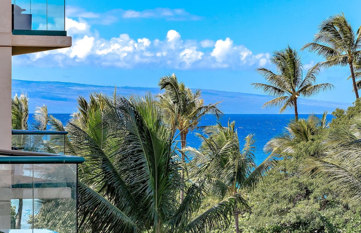 Condo in Lahaina · ★4.63 · 1 bedroom · 2 beds · 1 bath - Photo 1