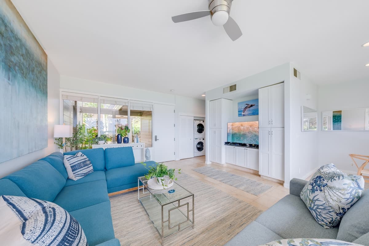 Condo in Lahaina · ★4.97 · 1 bedroom · 2 beds · 1 bath - Photo 2