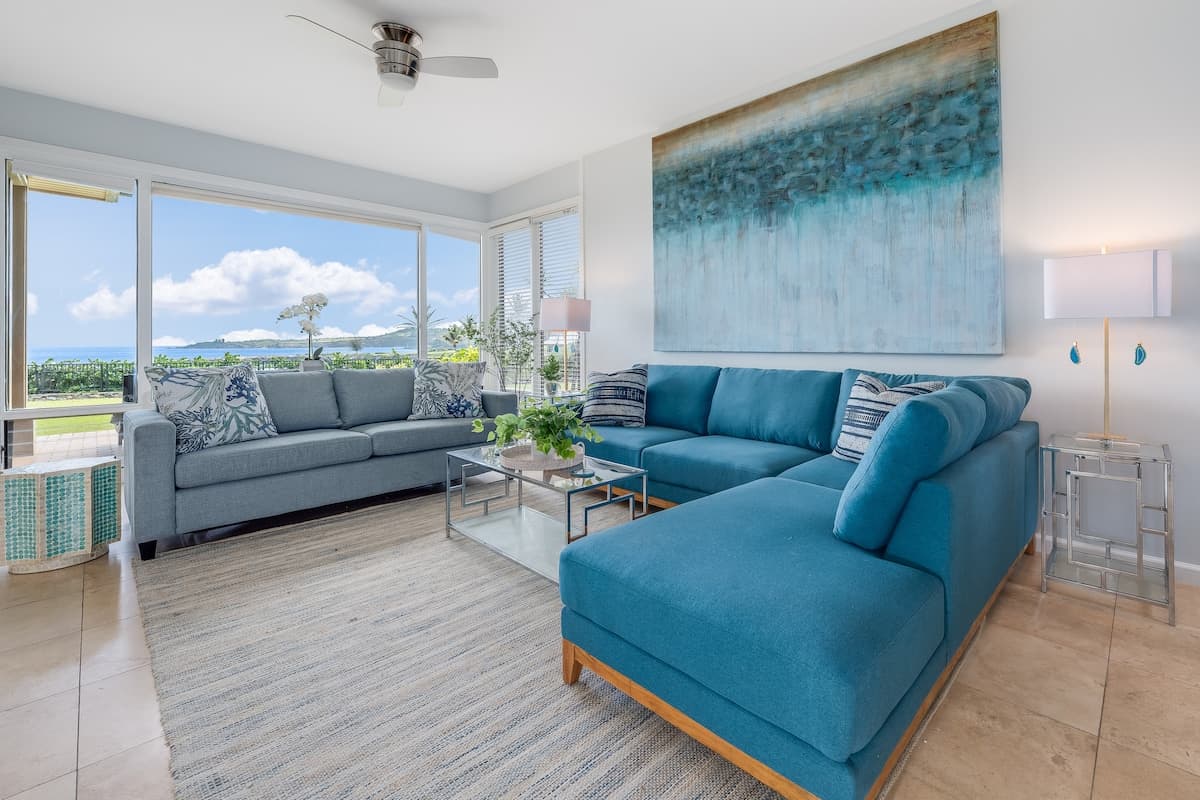 Condo in Lahaina · ★4.97 · 1 bedroom · 2 beds · 1 bath - Photo 4