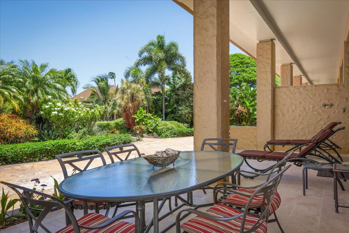 Condo in Lahaina · ★4.71 · 2 bedrooms · 3 beds · 2.5 baths - Photo 4