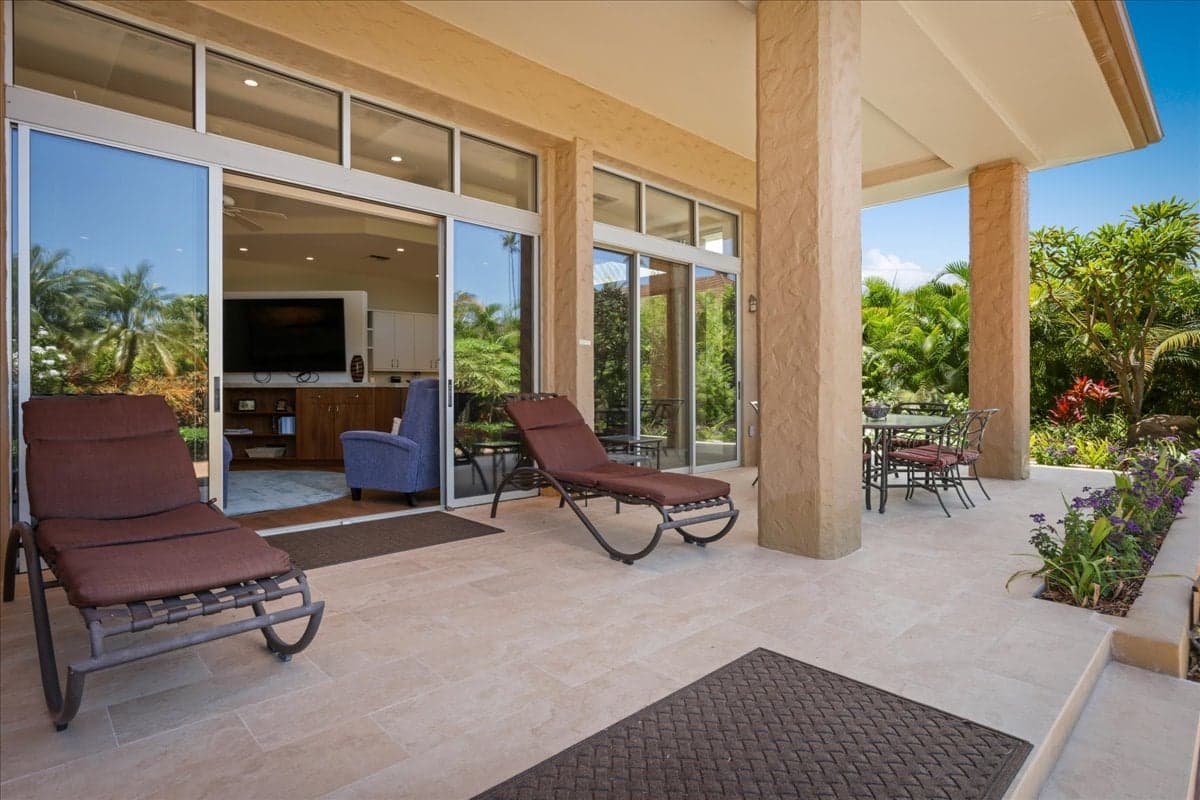 Condo in Lahaina · ★4.71 · 2 bedrooms · 3 beds · 2.5 baths - Photo 3