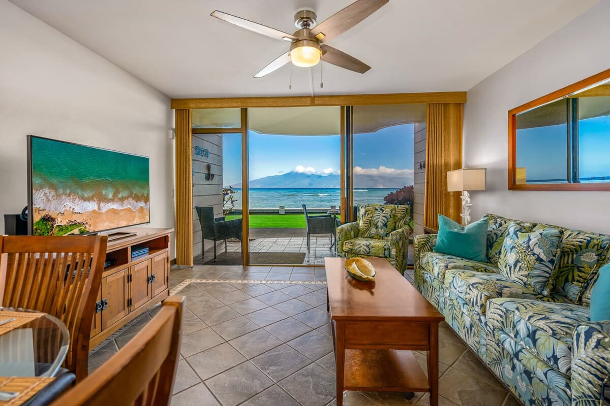 Condo in Lahaina · ★4.85 · 1 bedroom · 2 beds · 1 shared bath - Photo 2