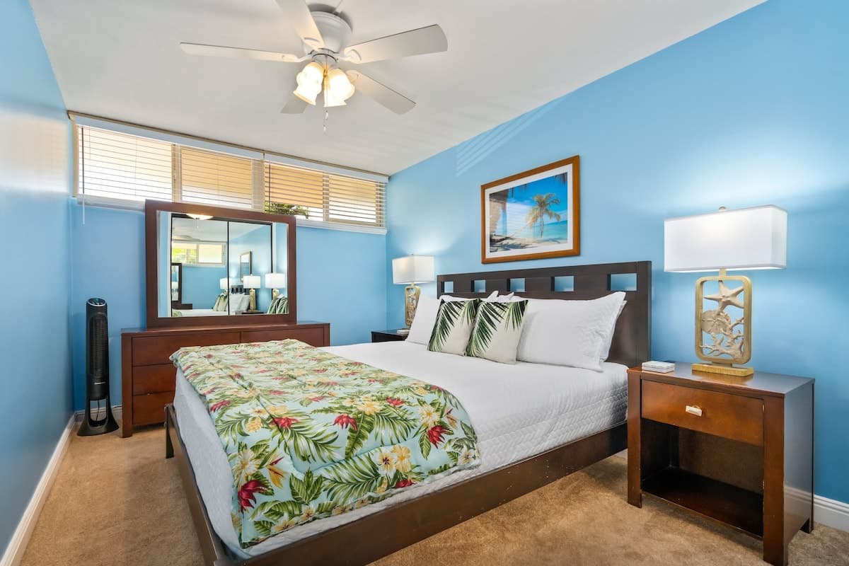 Condo in Lahaina · ★4.85 · 1 bedroom · 2 beds · 1 shared bath - Photo 3