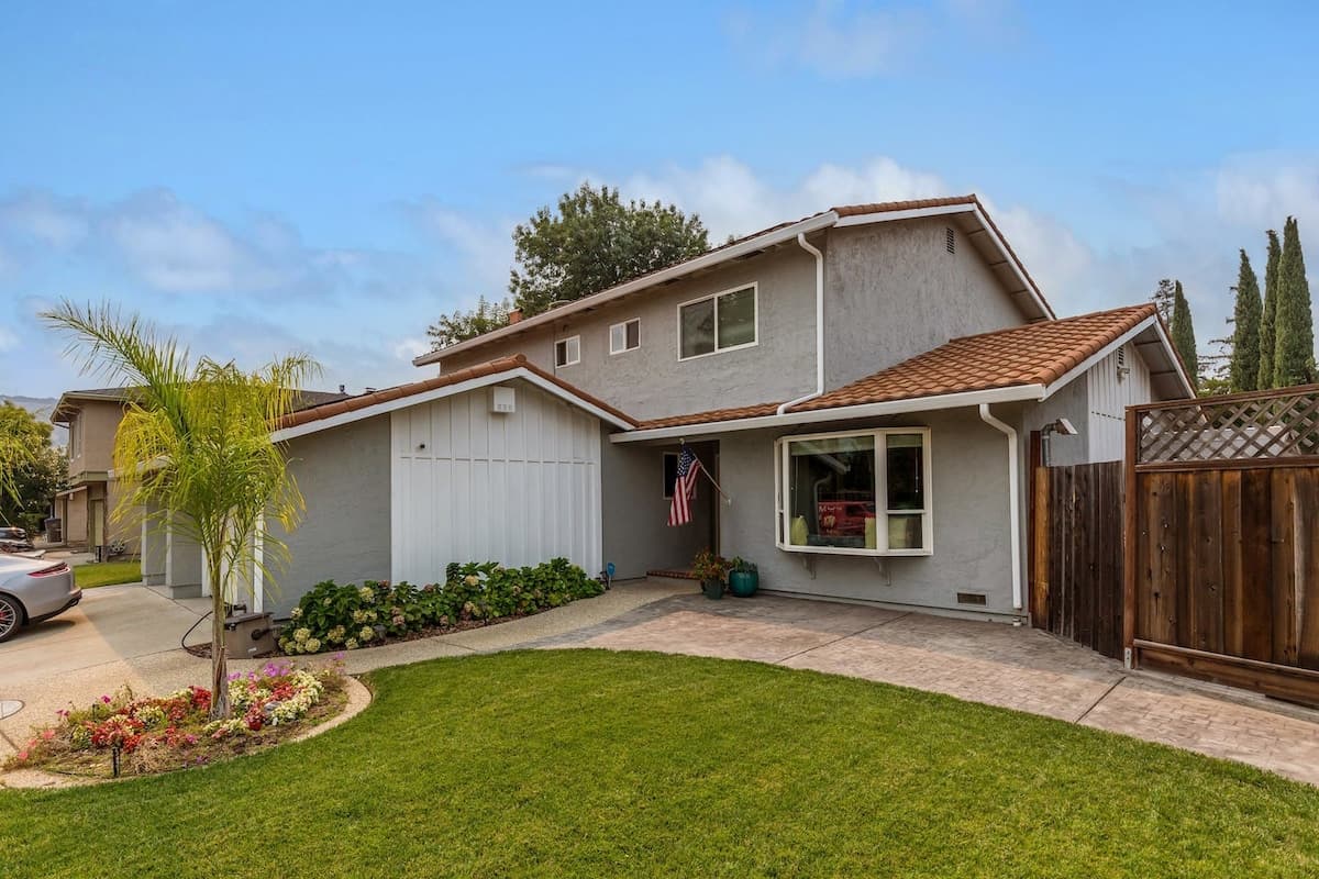 Spacious 5BR San Jose Home for Groups & Nurses - Photo 2