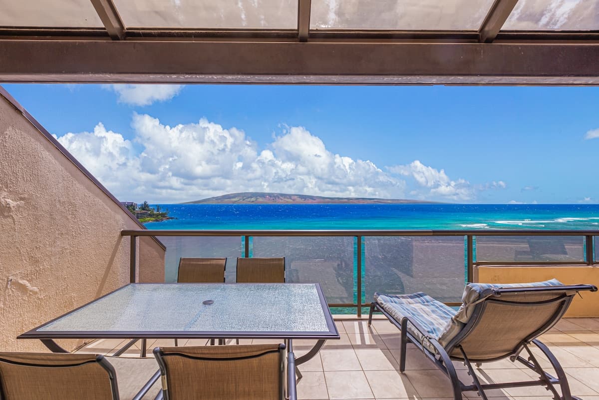 Condo in Lahaina · ★4.67 · 3 bedrooms · 6 beds · 3 shared baths - Photo 2