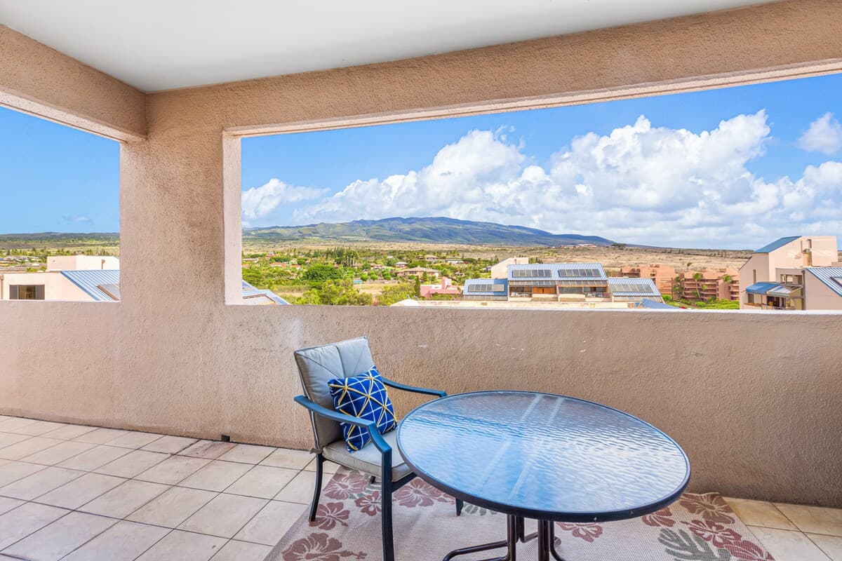 Condo in Lahaina · ★4.67 · 3 bedrooms · 6 beds · 3 shared baths - Photo 5