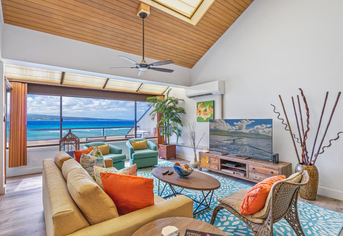 Condo in Lahaina · ★4.67 · 3 bedrooms · 6 beds · 3 shared baths - Photo 1